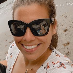 Meet your Posher, Eva